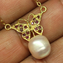 Cargar imagen en el visor de la galería, Collar Mariposa Perla de Río y Rubí