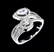 Cargar imagen en el visor de la galería, Anillo “Tu y Yo” Topacio Blanco