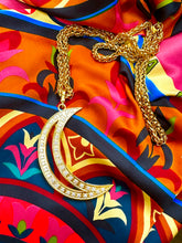 Cargar imagen en el visor de la galería, Colgante Luna Gold