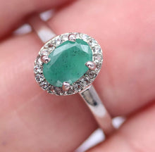 Cargar imagen en el visor de la galería, Anillo Esmeralda y Topacio Blanco