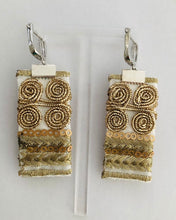 Cargar imagen en el visor de la galería, Aros Textil de Seda, Amatista y Moissanita