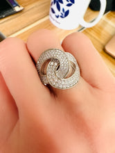 Cargar imagen en el visor de la galería, Anillo Entrelazado Topacio Blanco