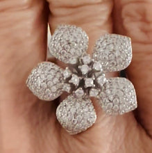 Cargar imagen en el visor de la galería, Anillo Flor Topacio Blanco