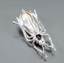 Cargar imagen en el visor de la galería, Prendedor Insecto Amatista