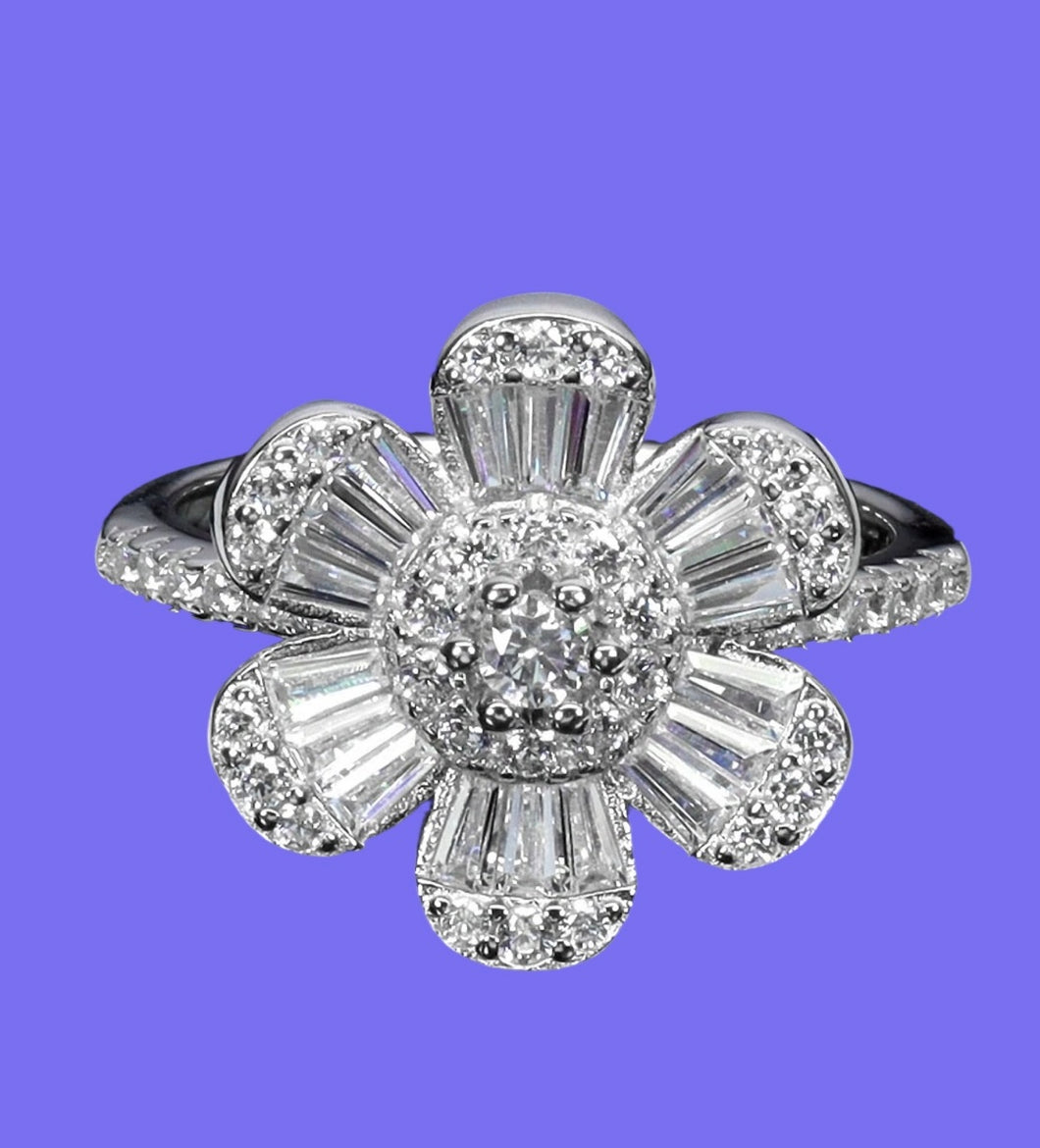 Anillo Flor Topacio Blanco