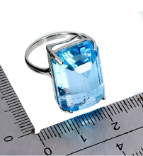 Cargar imagen en el visor de la galería, Anillo Topacio Azul
