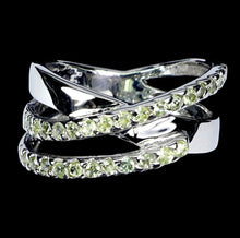 Cargar imagen en el visor de la galería, Anillo Cruzado Peridoto
